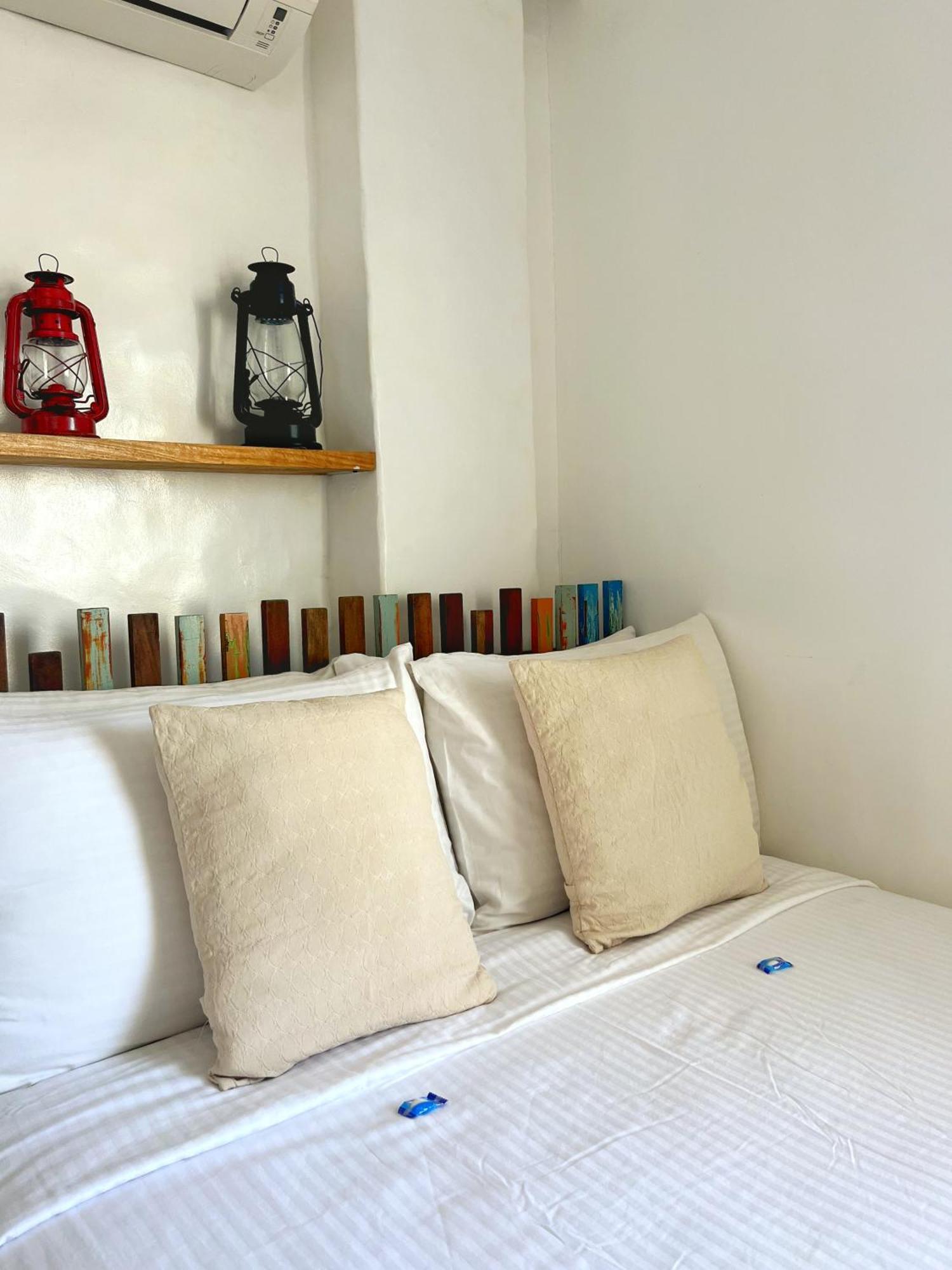 Lugar Bonito Hotel Balabag  Экстерьер фото