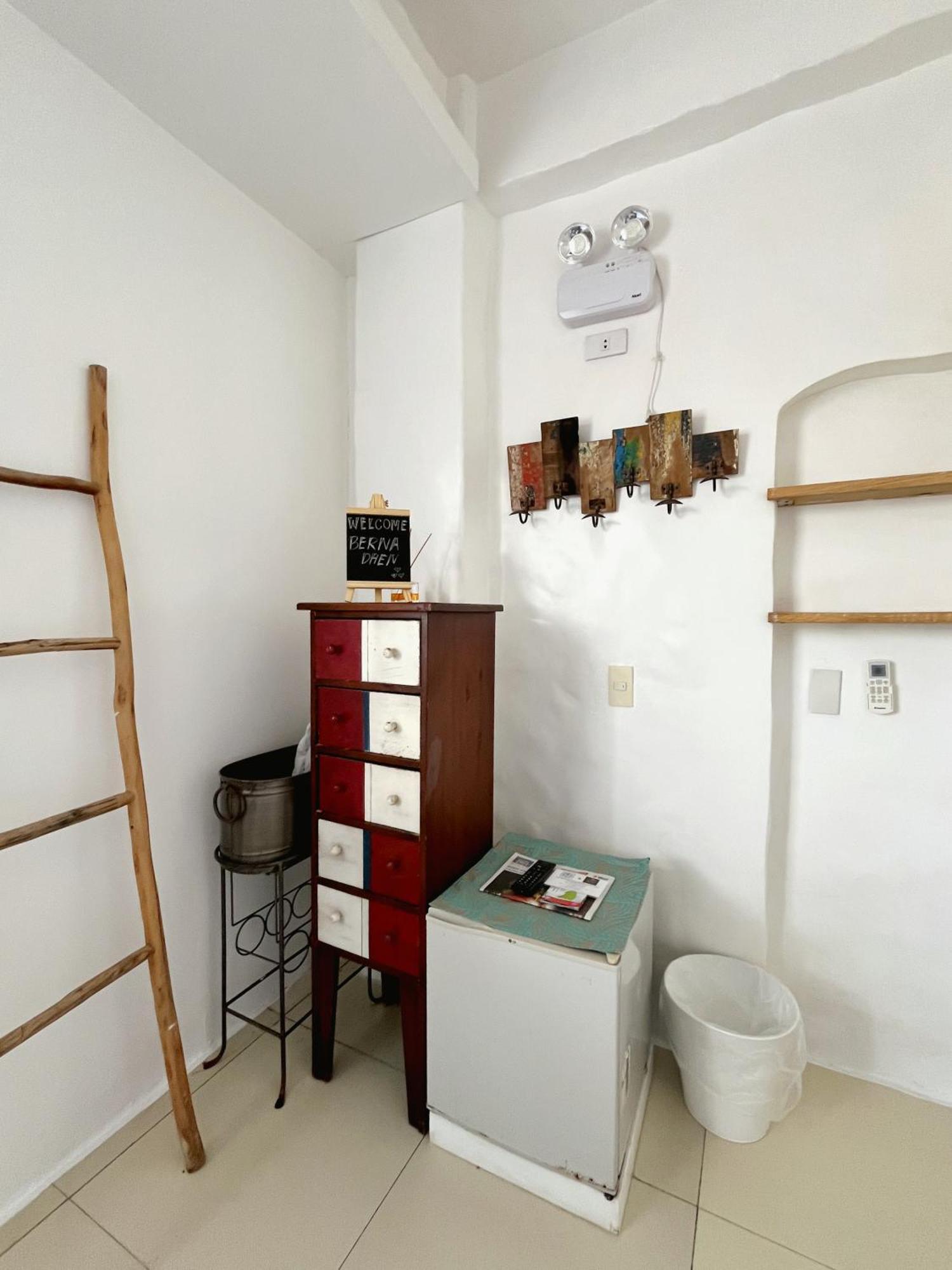 Lugar Bonito Hotel Balabag  Экстерьер фото