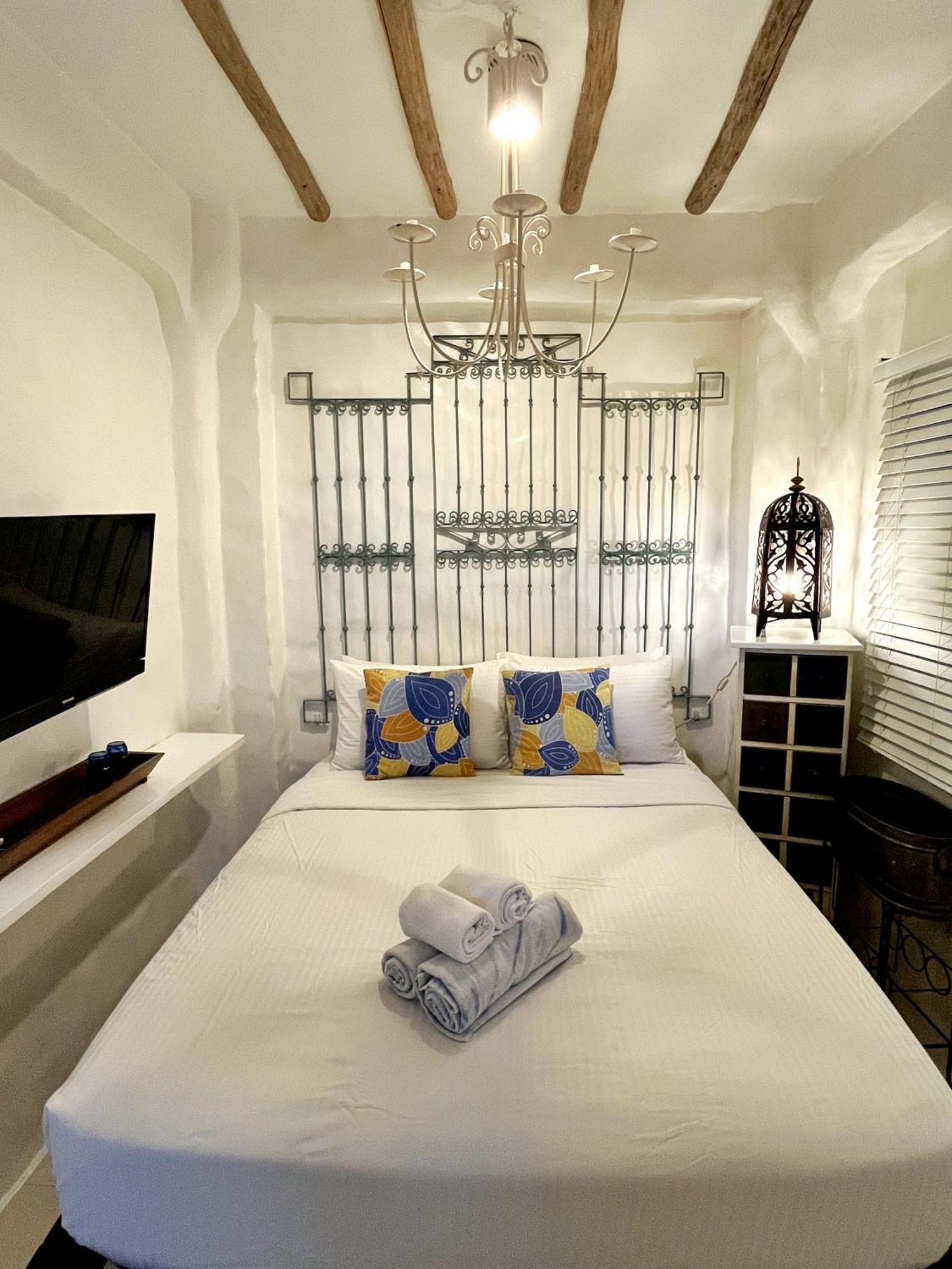 Lugar Bonito Hotel Balabag  Экстерьер фото