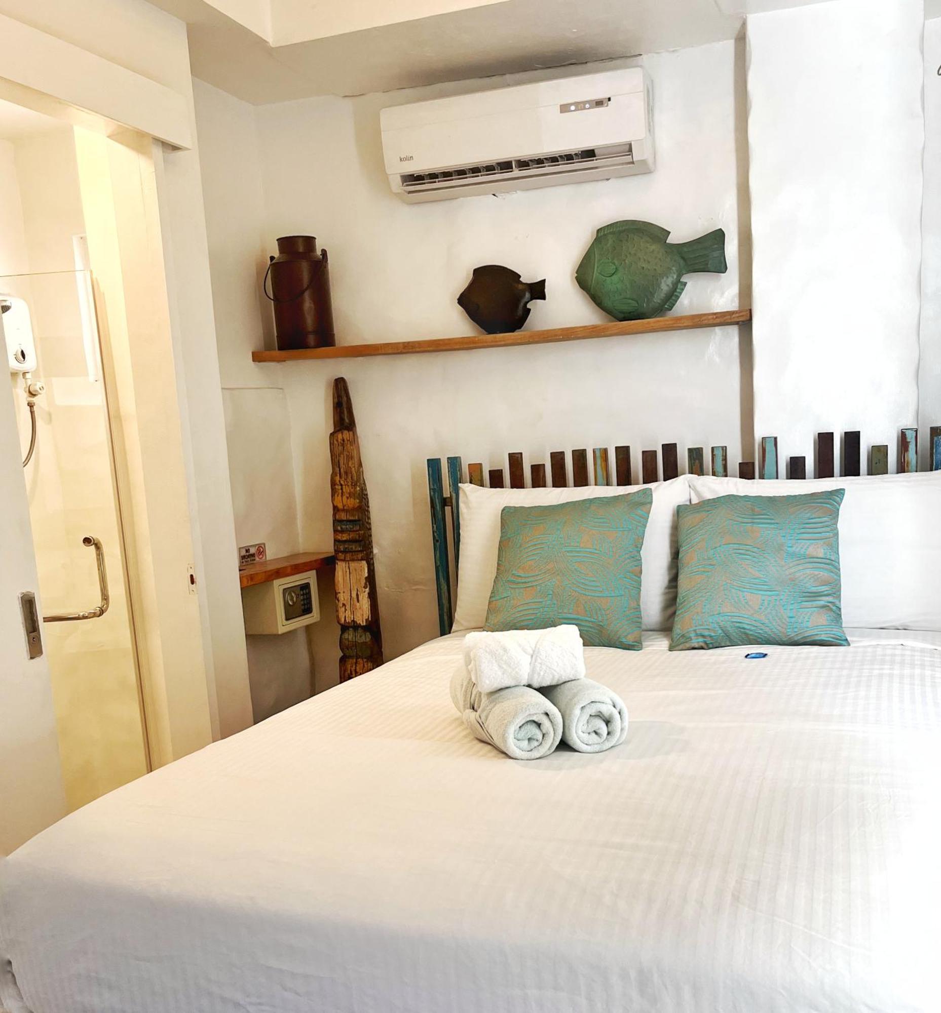 Lugar Bonito Hotel Balabag  Экстерьер фото