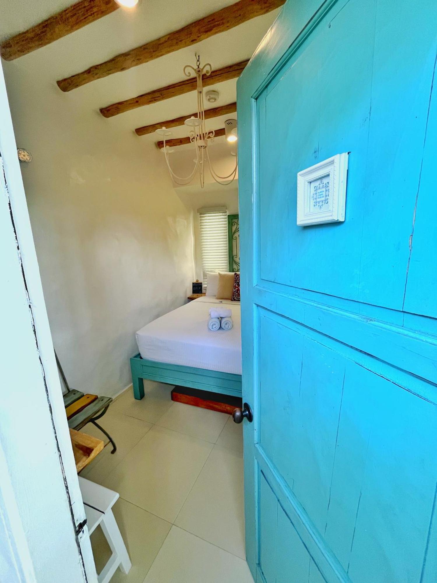 Lugar Bonito Hotel Balabag  Экстерьер фото