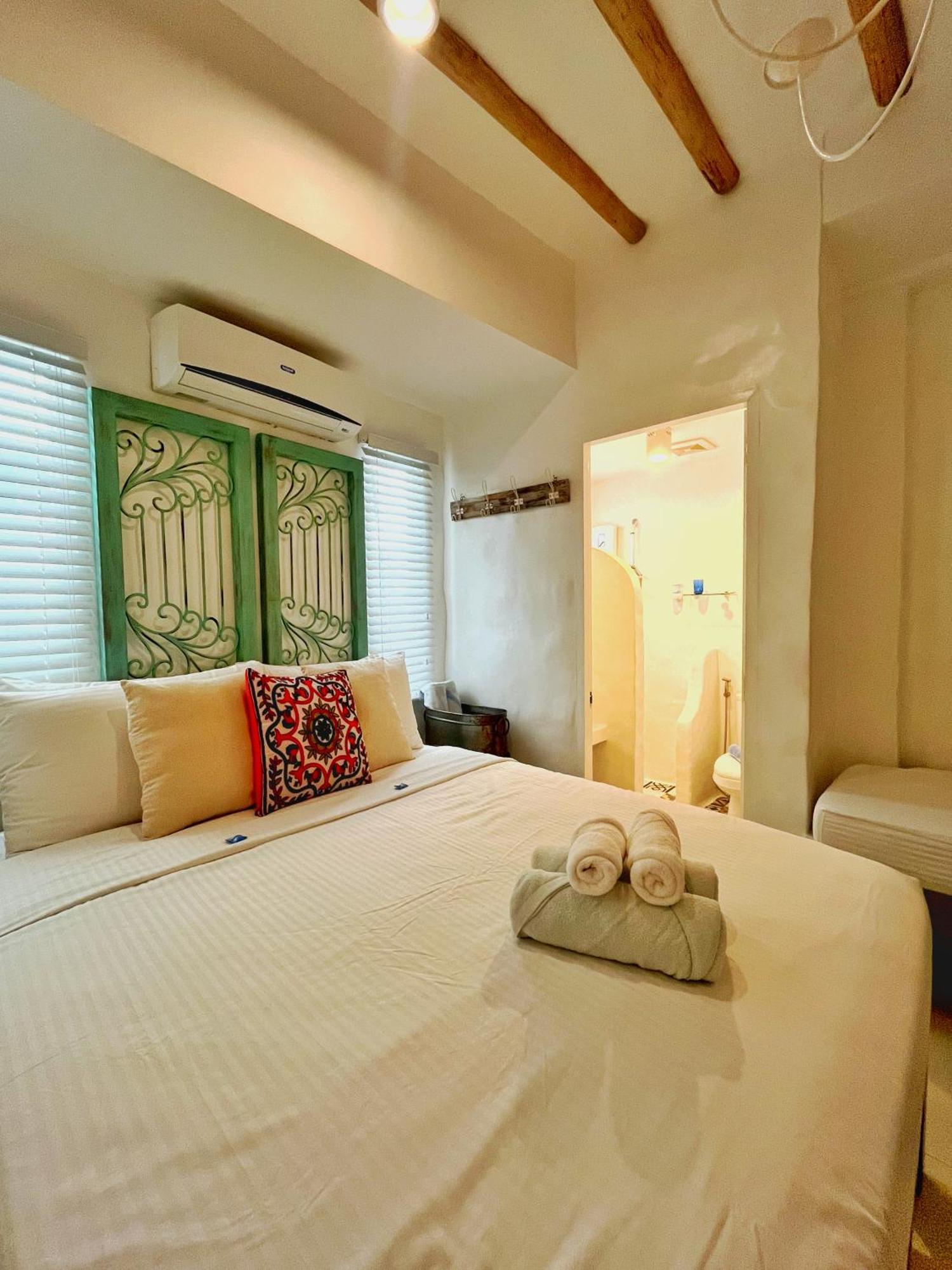 Lugar Bonito Hotel Balabag  Экстерьер фото