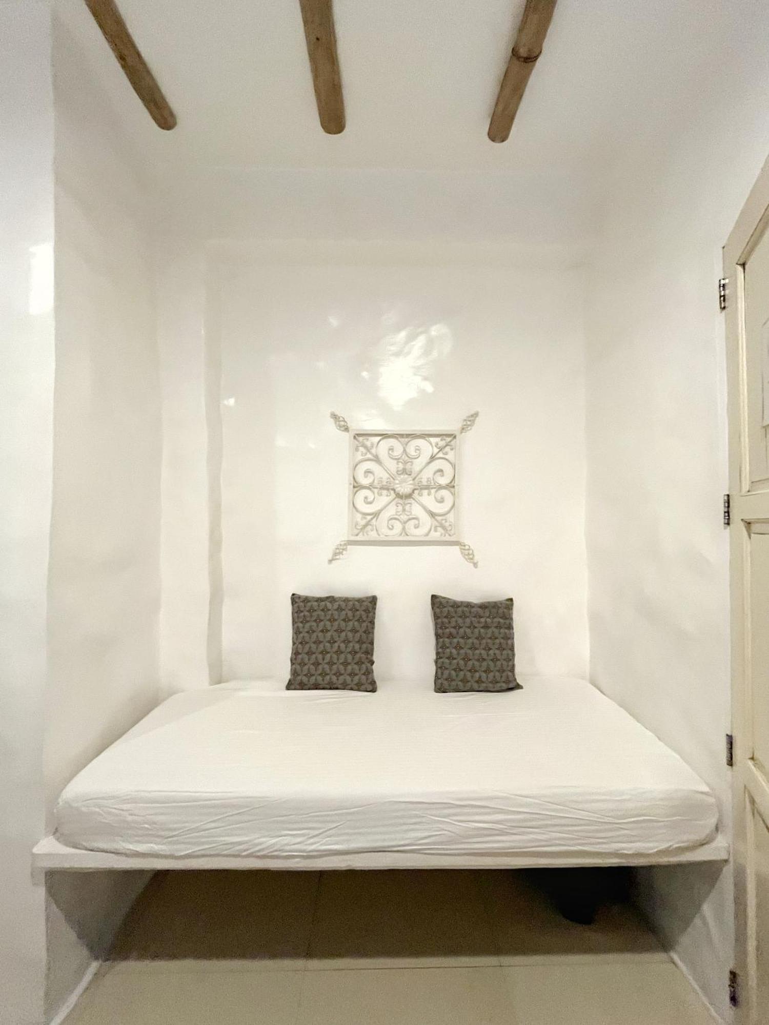 Lugar Bonito Hotel Balabag  Экстерьер фото