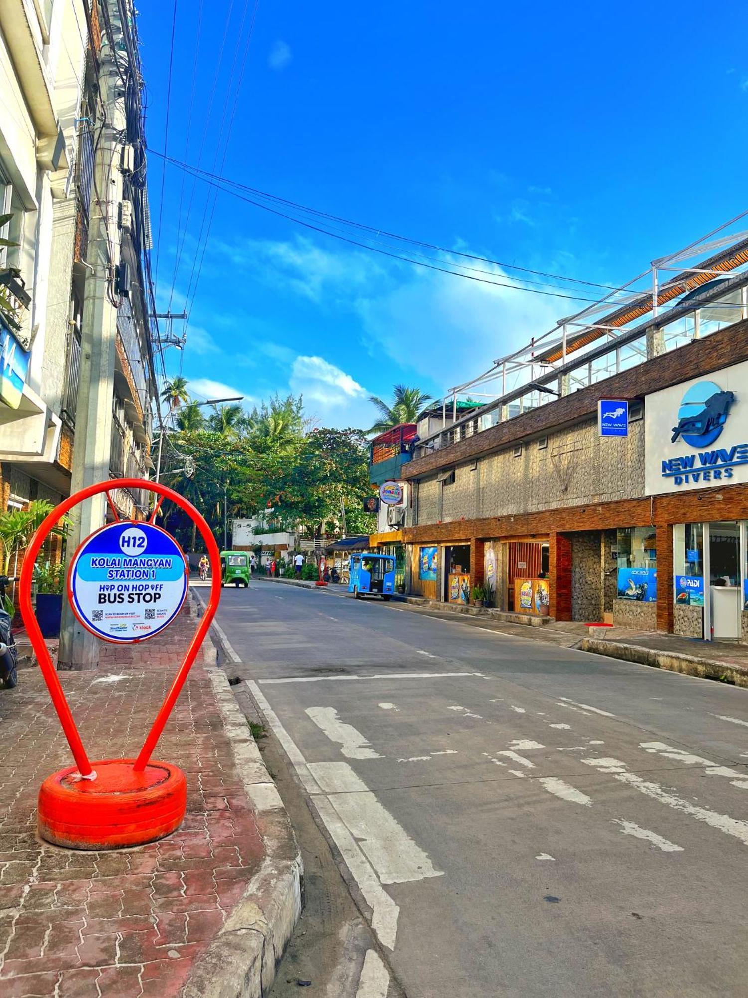Lugar Bonito Hotel Balabag  Экстерьер фото